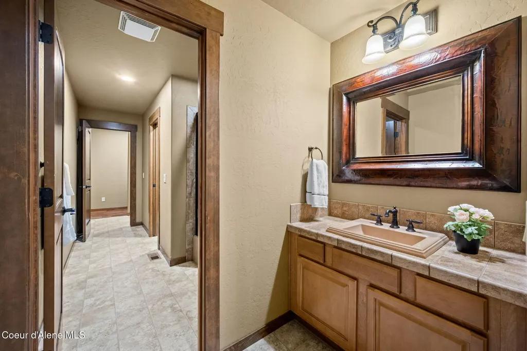 8668 N Stable Trace Court Hayden ID 83835