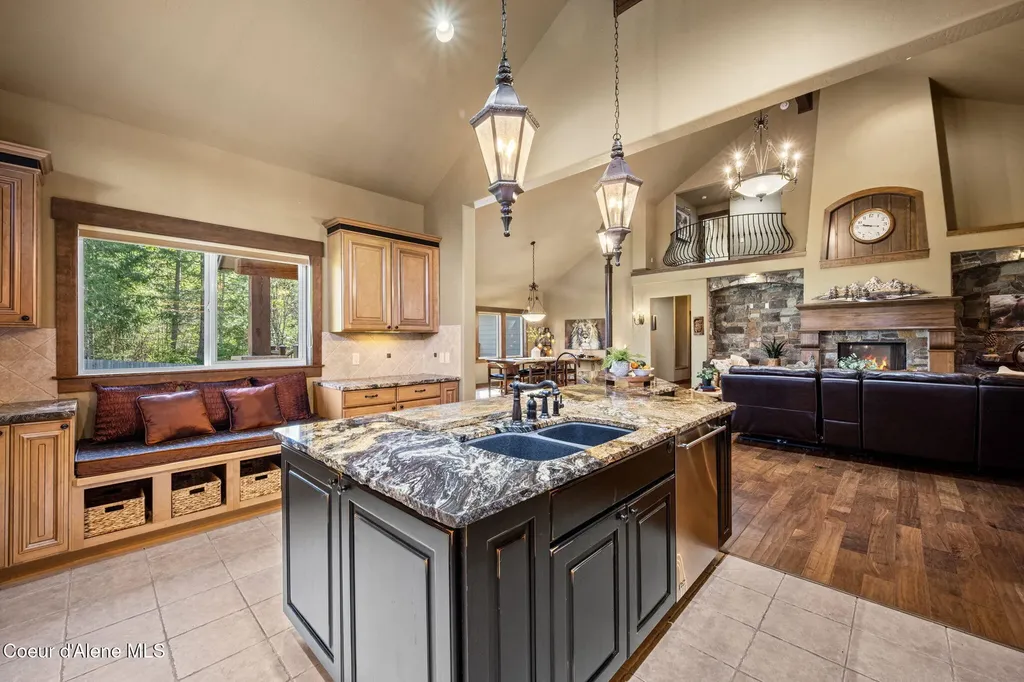 8668 N Stable Trace Court Hayden ID 83835