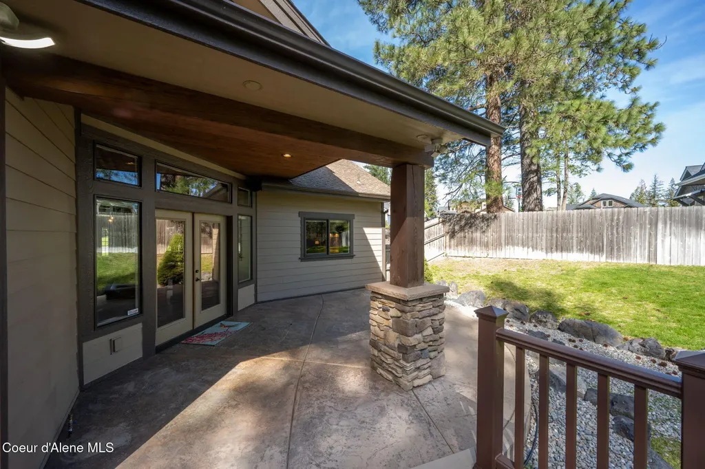 8668 N Stable Trace Court Hayden ID 83835