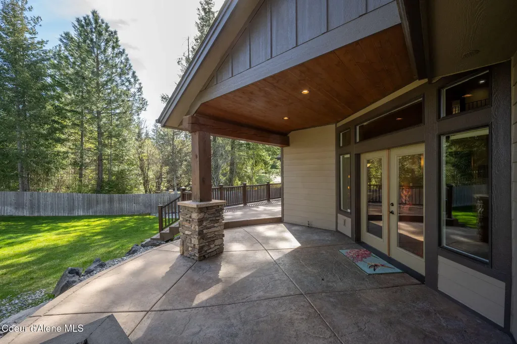 8668 N Stable Trace Court Hayden ID 83835