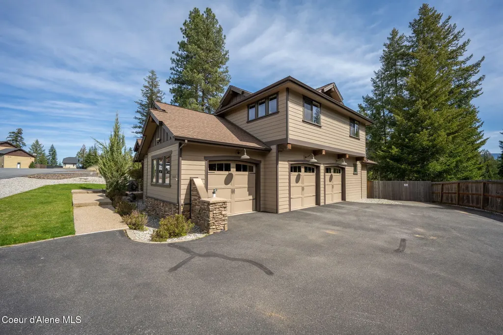 8668 N Stable Trace Court Hayden ID 83835