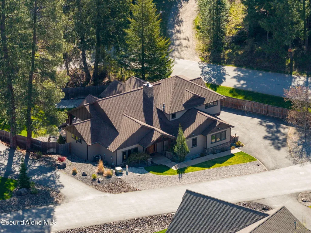 8668 N Stable Trace Court Hayden ID 83835