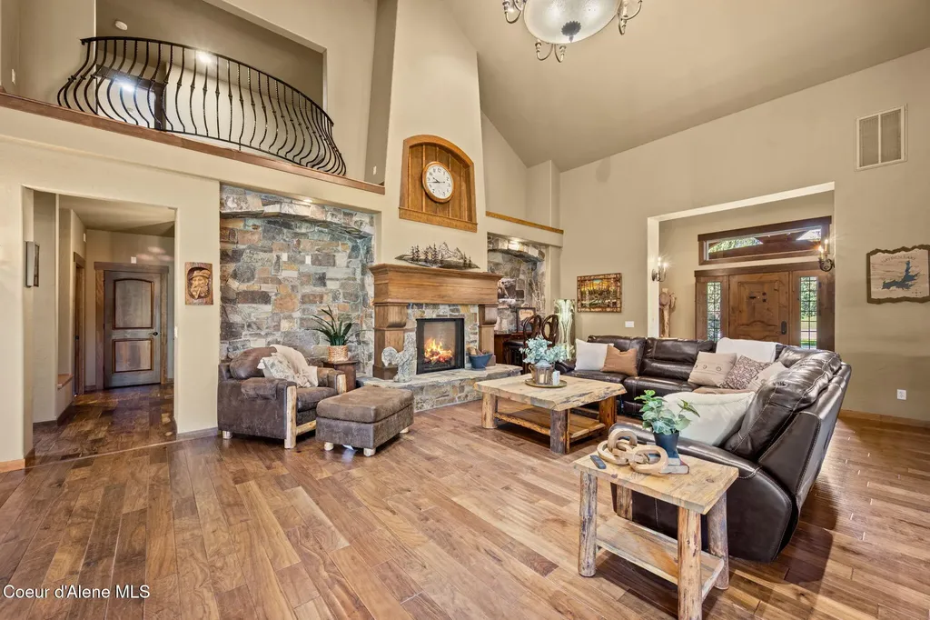 8668 N Stable Trace Court Hayden ID 83835