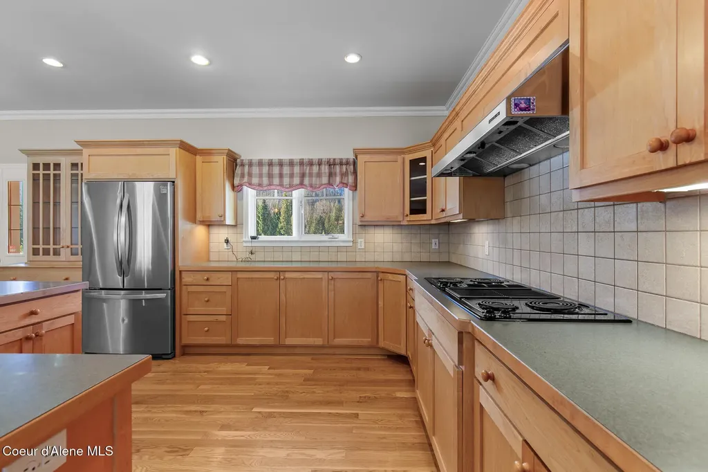 828 W Fork Eagle Creek Road Wallace ID 83873