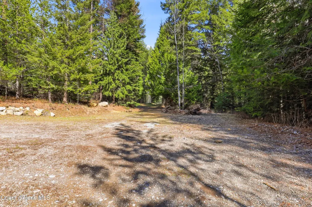 Nka Poverty Lane Spirit Lake ID 83869