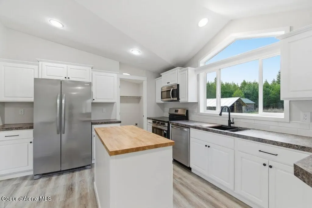 293 Sitting Bull Road Sandpoint ID 83864
