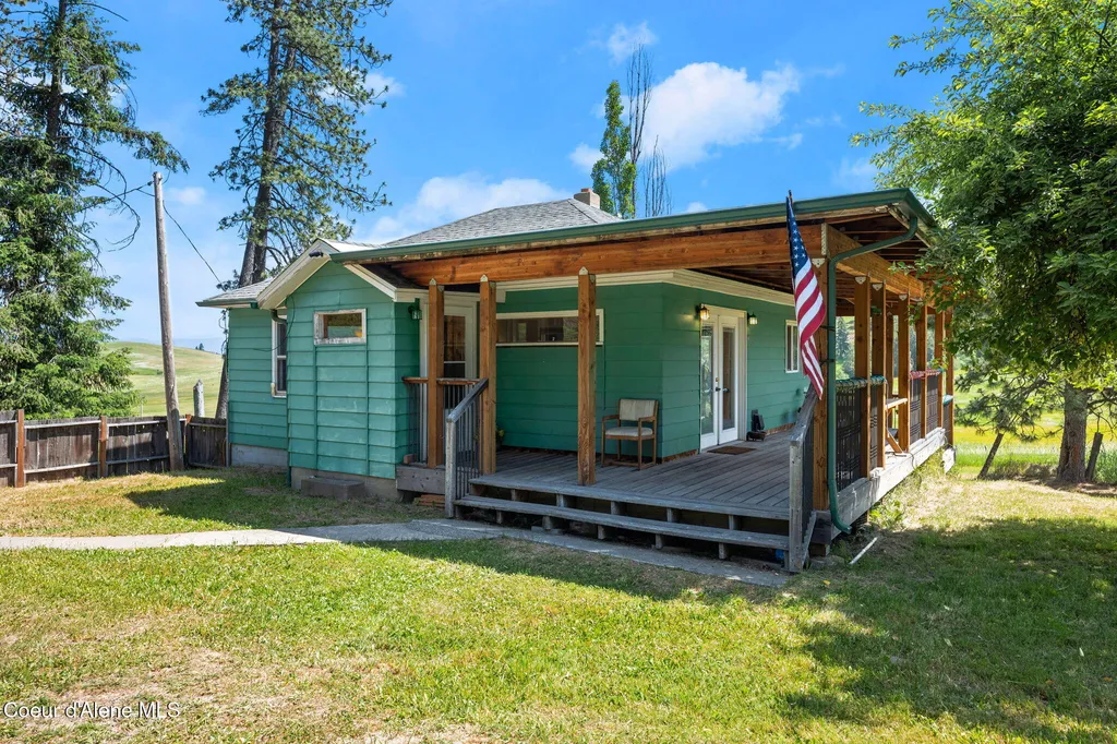 39138 S Highway 3 St. Maries ID 83861