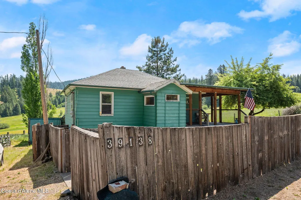39138 S Highway 3 St. Maries ID 83861