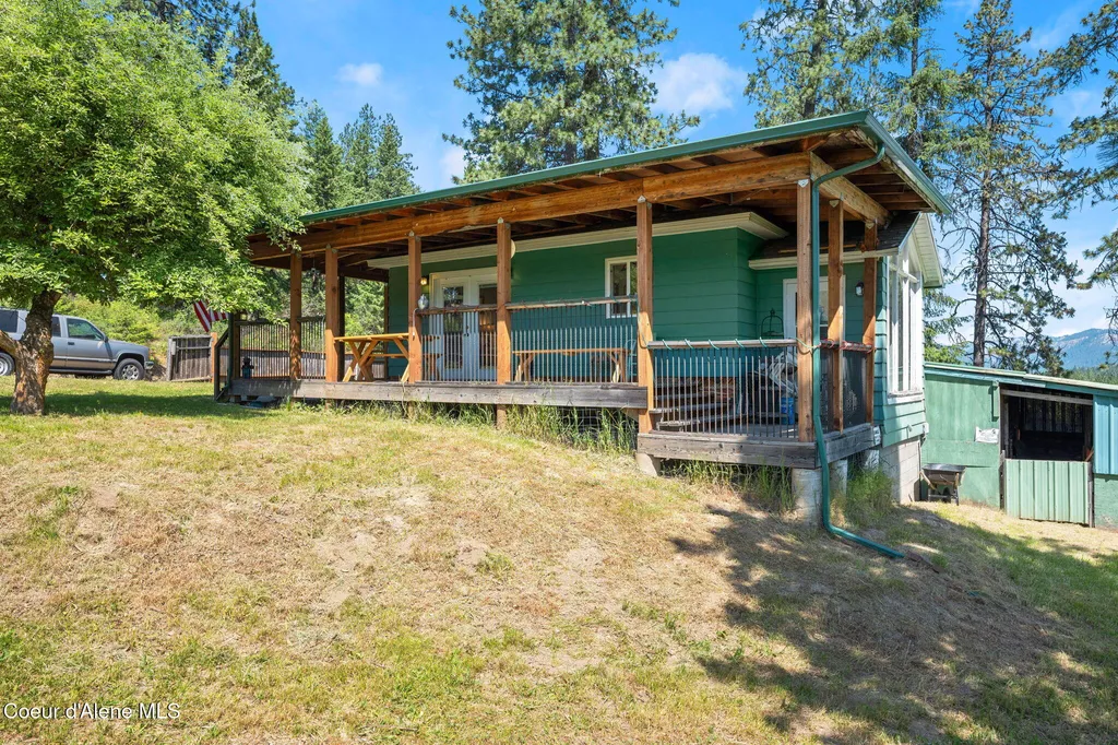 39138 S Highway 3 St. Maries ID 83861