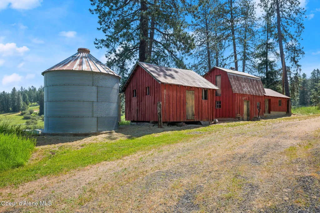 39138 S Highway 3 St. Maries ID 83861