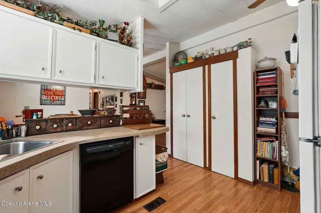 1601 Spades Road Sagle ID 83860