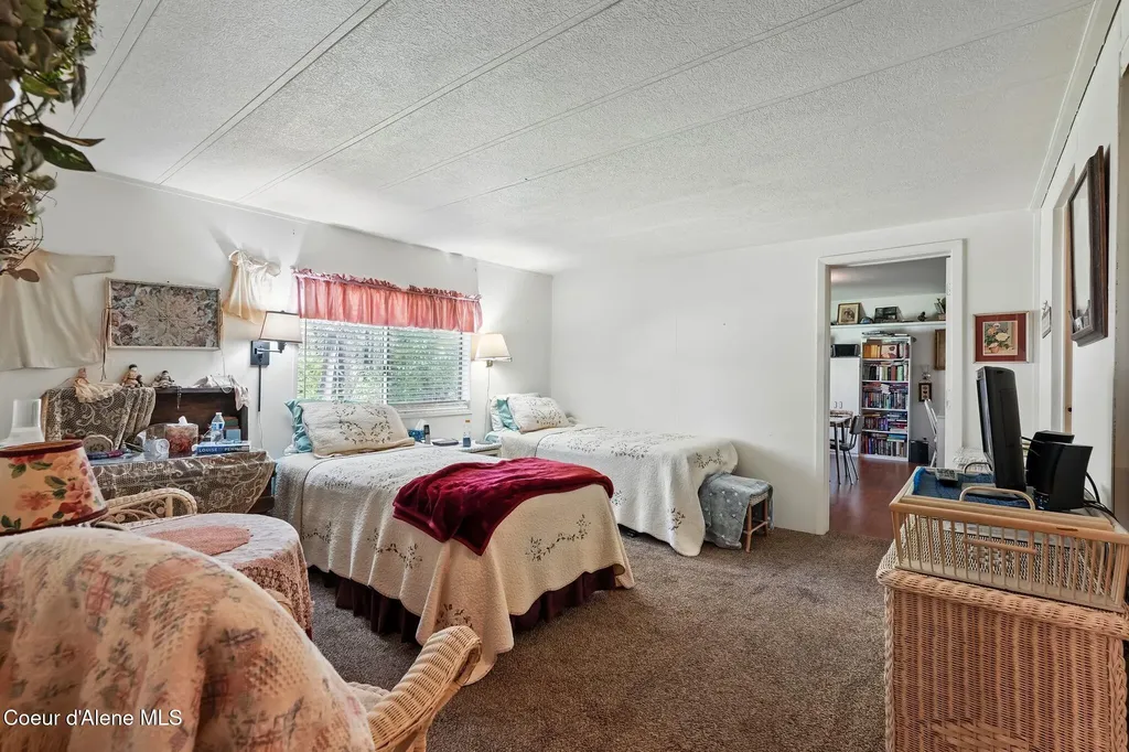 1601 Spades Road Sagle ID 83860