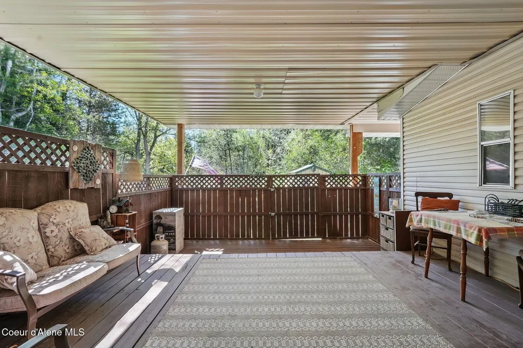 1601 Spades Road Sagle ID 83860
