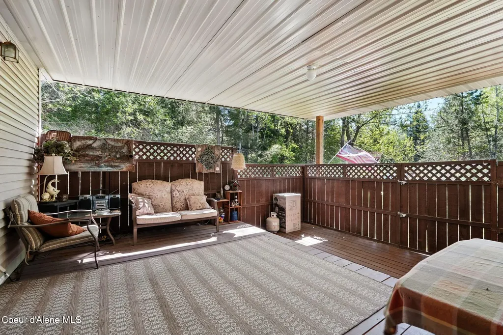 1601 Spades Road Sagle ID 83860