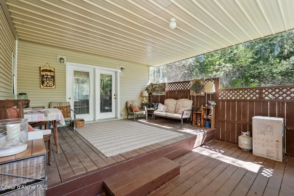 1601 Spades Road Sagle ID 83860