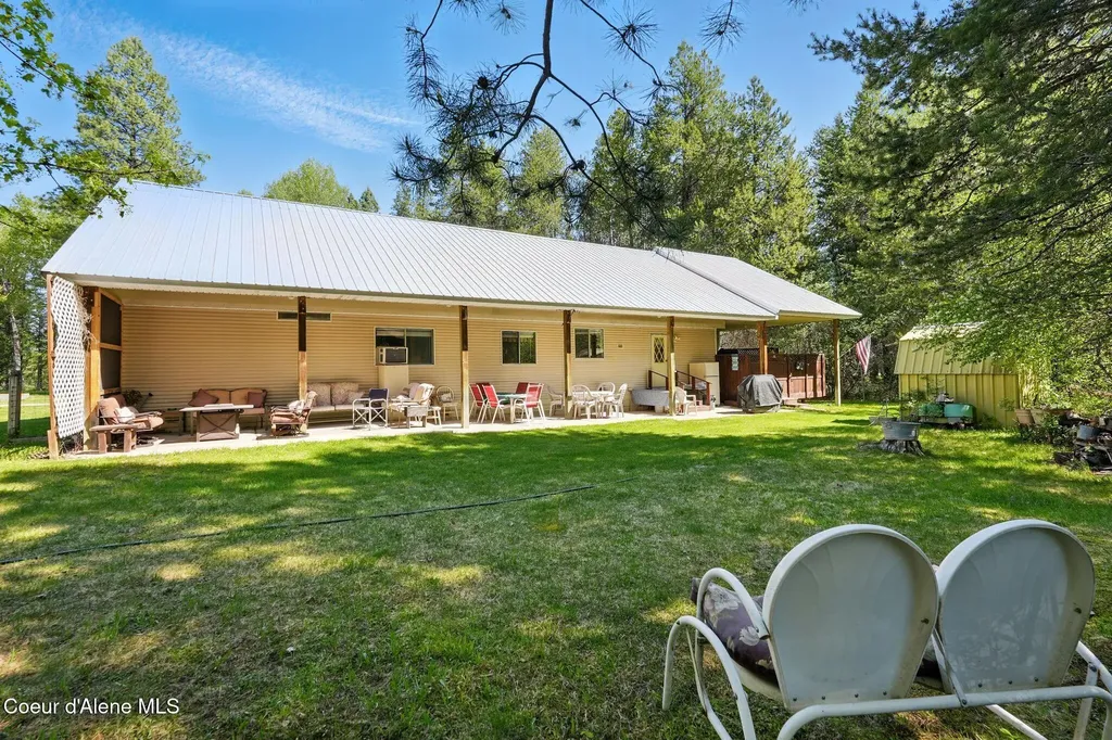 1601 Spades Road Sagle ID 83860
