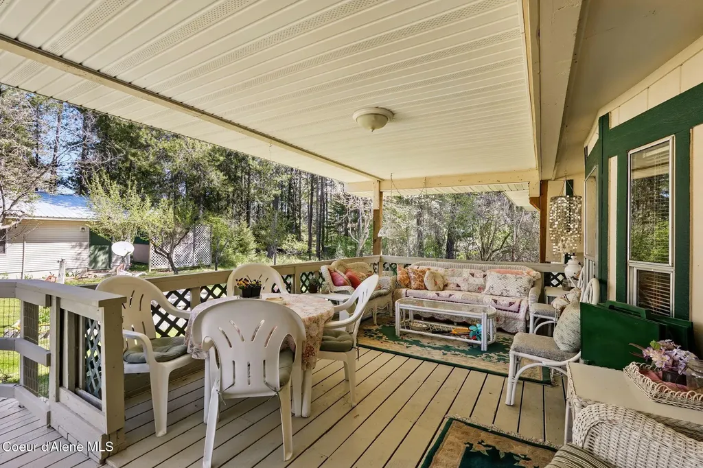 1601 Spades Road Sagle ID 83860