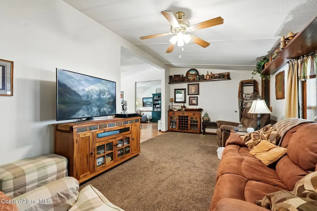 1601 Spades Road Sagle ID 83860