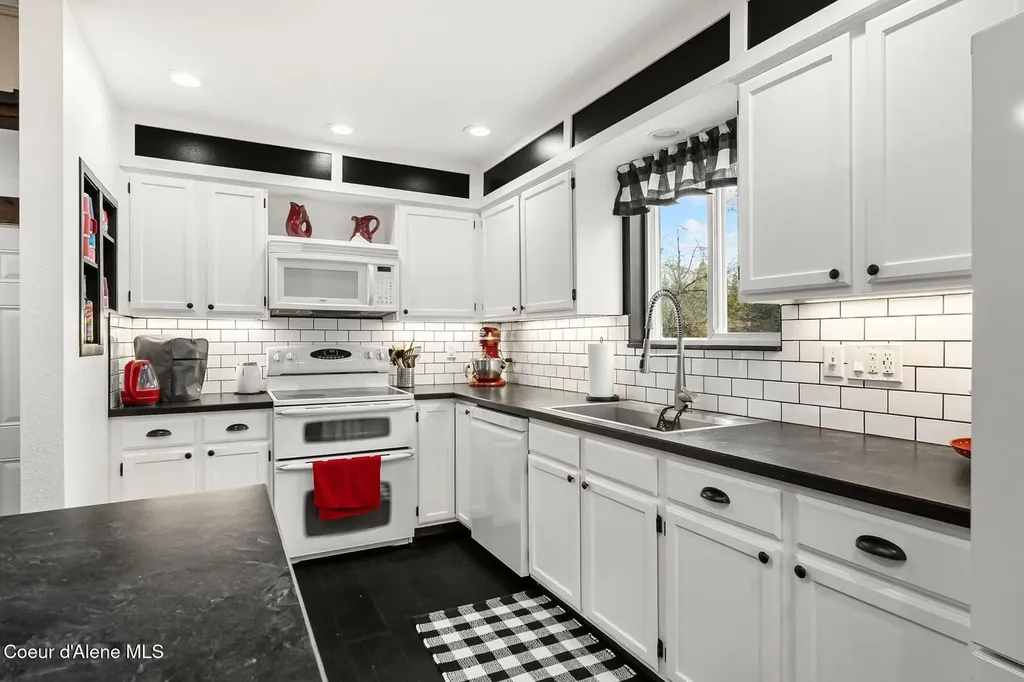 52 Robin Drive Sagle ID 83860