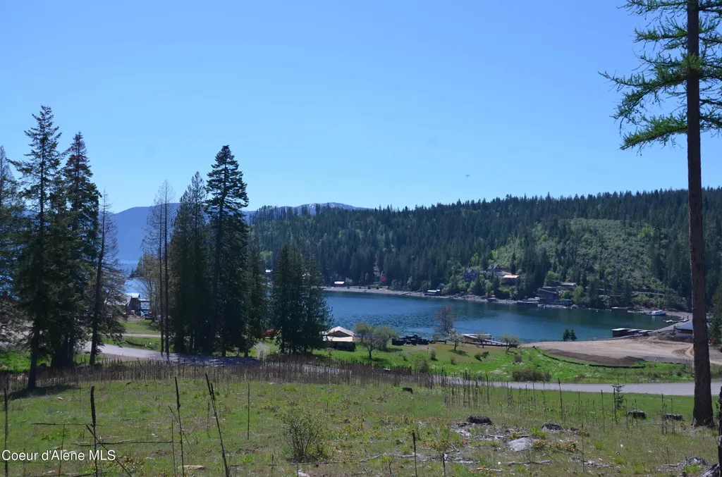 Lot 18 Camp Bay Sagle ID 83860