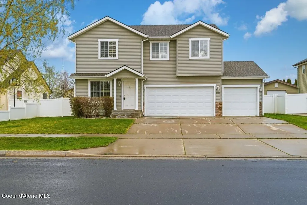 8312 N Courcelles Parkway Hayden ID 83835