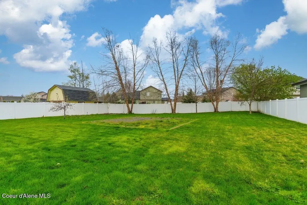 8312 N Courcelles Parkway Hayden ID 83835