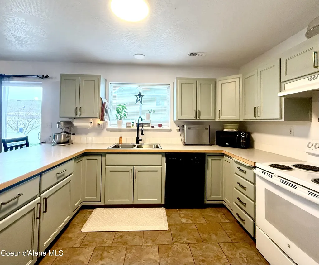 2675 W Beth Loop Post Falls ID 83854