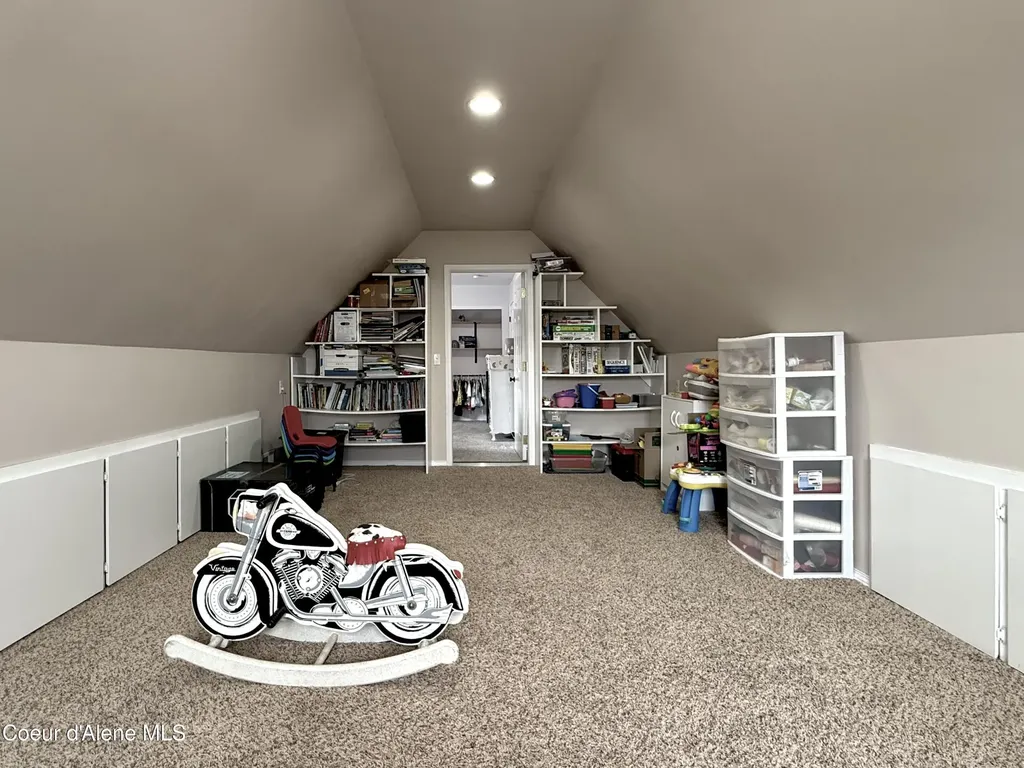 2675 W Beth Loop Post Falls ID 83854