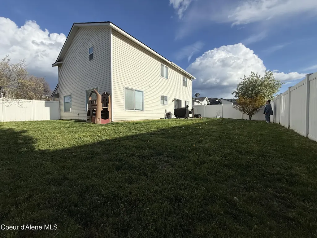 2675 W Beth Loop Post Falls ID 83854