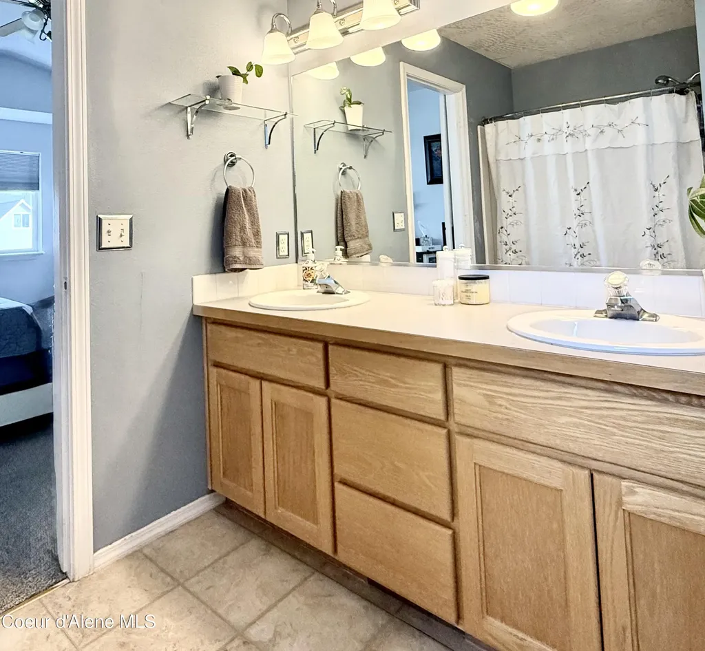 2675 W Beth Loop Post Falls ID 83854