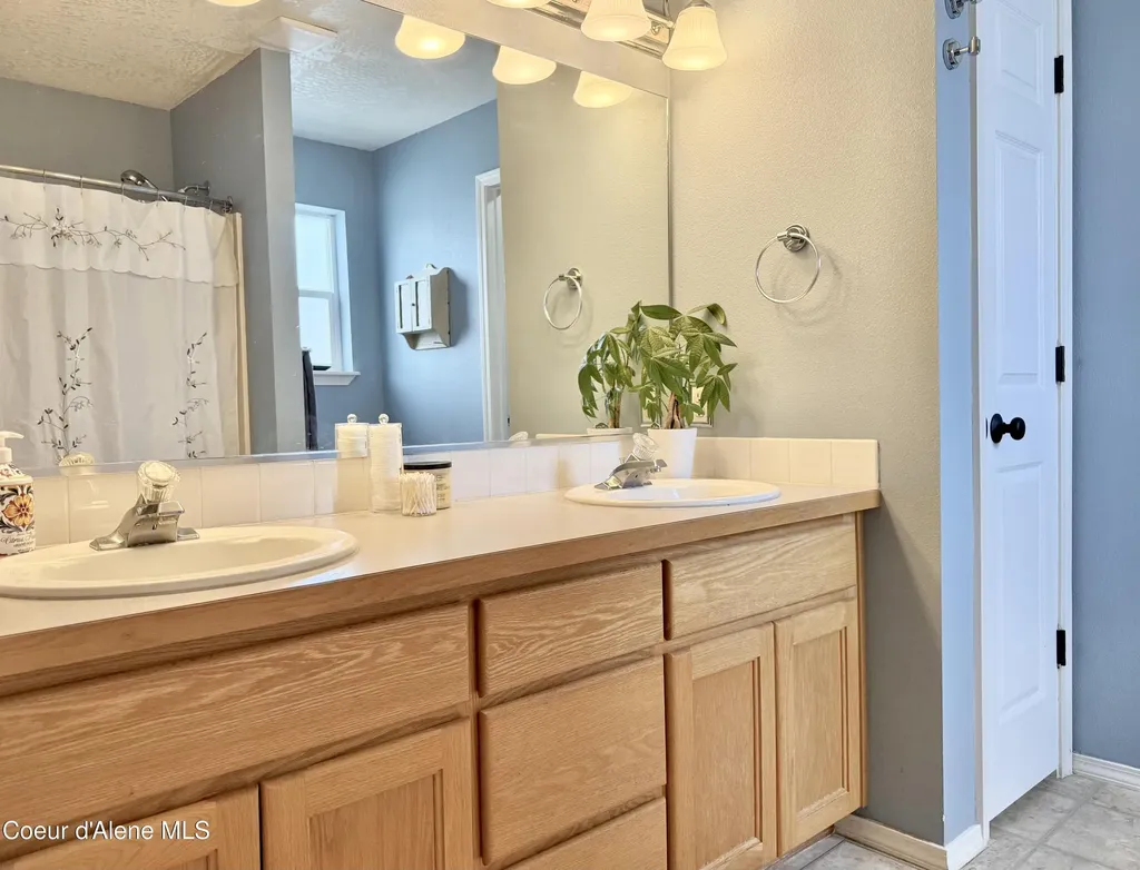 2675 W Beth Loop Post Falls ID 83854