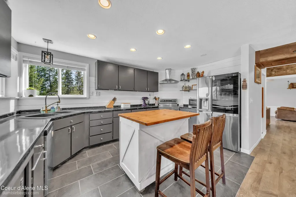 2965 W Summer Avenue Athol ID 83801