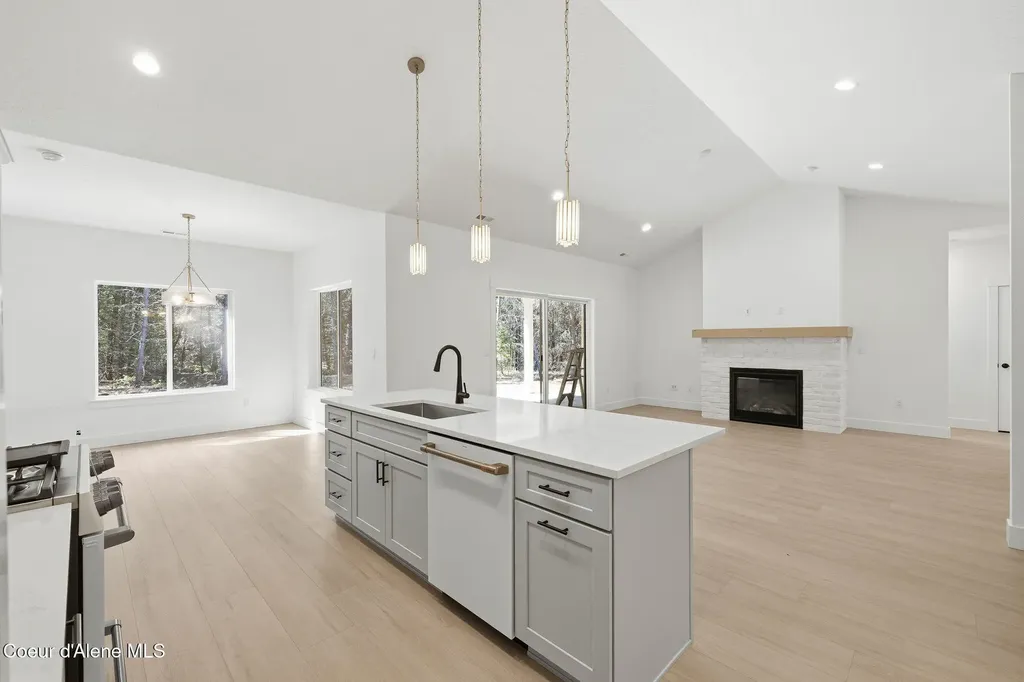 7705 E Howard Road Athol ID 83801