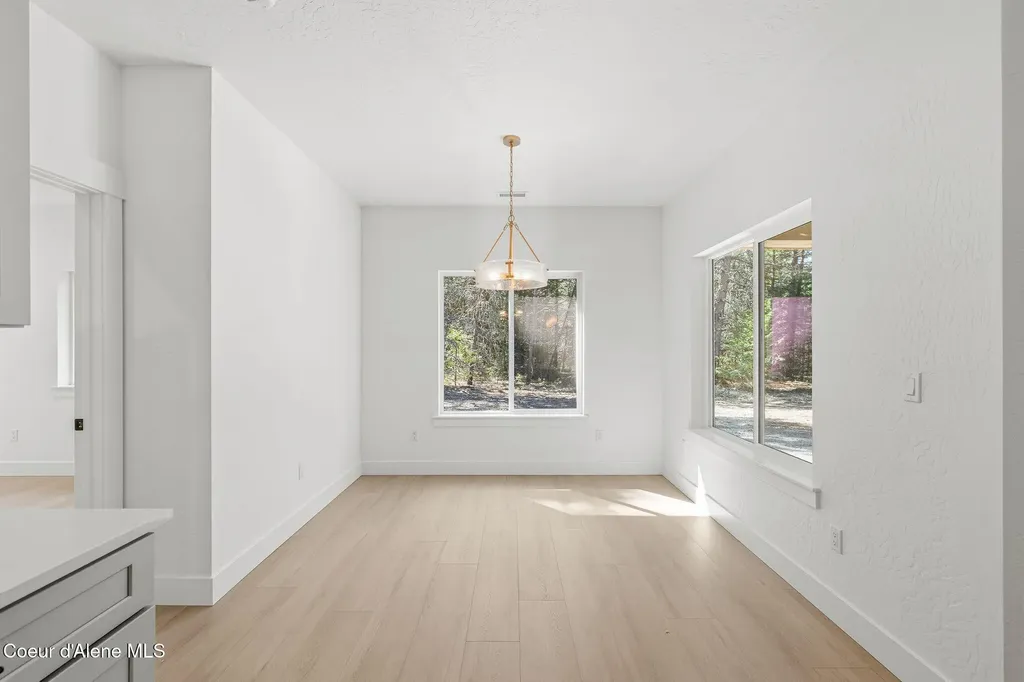 7705 E Howard Road Athol ID 83801