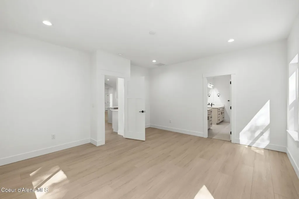 7705 E Howard Road Athol ID 83801