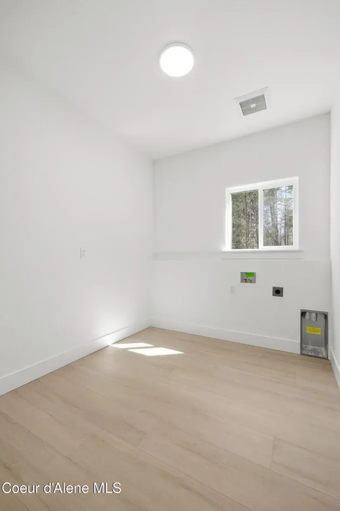 7705 E Howard Road Athol ID 83801