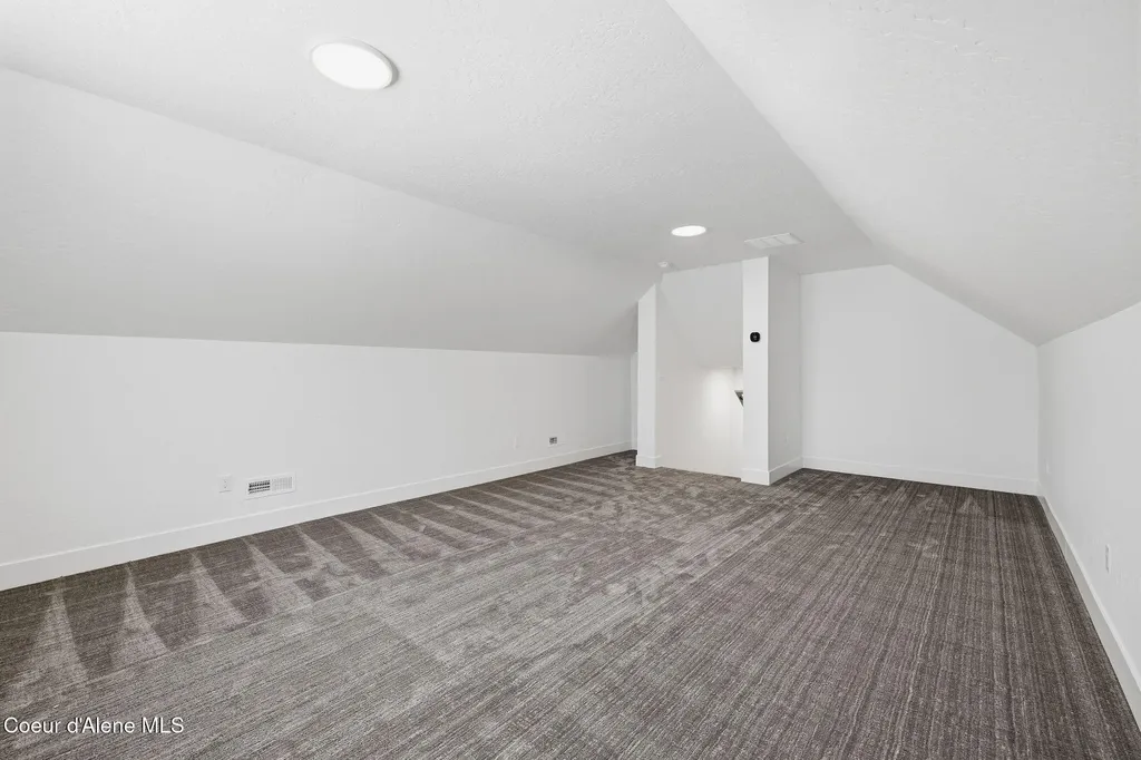 7705 E Howard Road Athol ID 83801