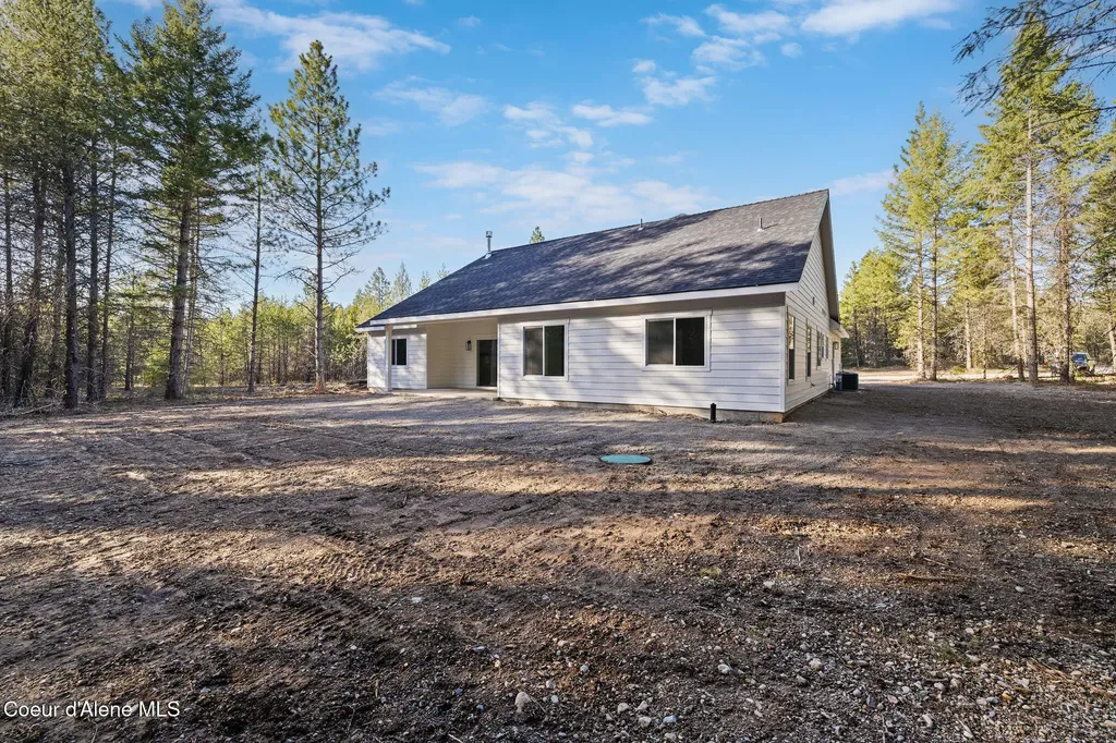 7705 E Howard Road Athol ID 83801