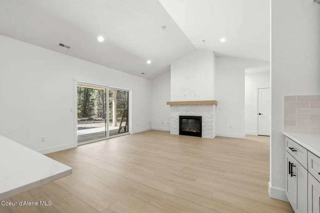 7705 E Howard Road Athol ID 83801