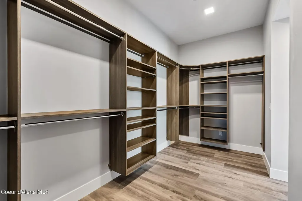 802 Sandpoint Avenue Sandpoint ID 83864