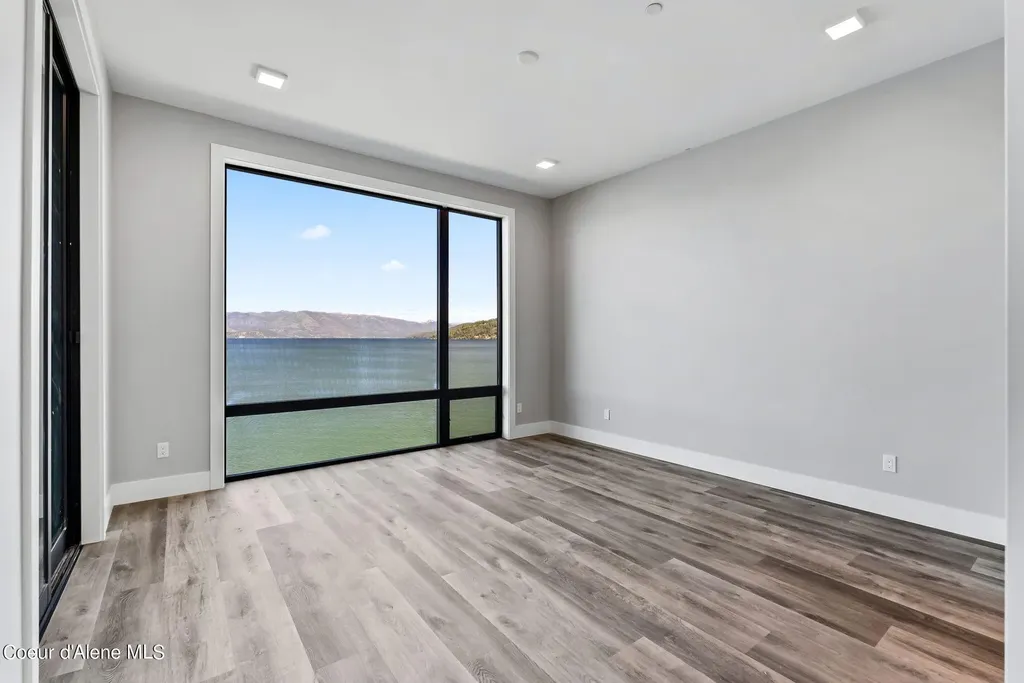 802 Sandpoint Avenue Sandpoint ID 83864