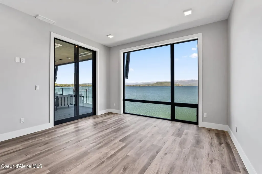 802 Sandpoint Avenue Sandpoint ID 83864