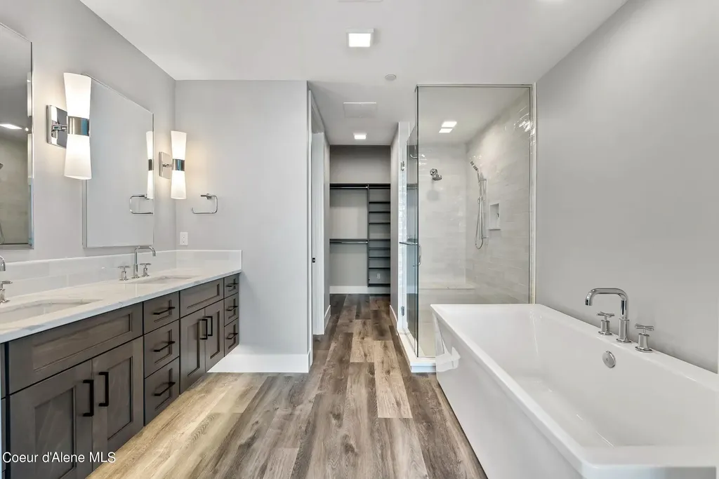 802 Sandpoint Avenue Sandpoint ID 83864