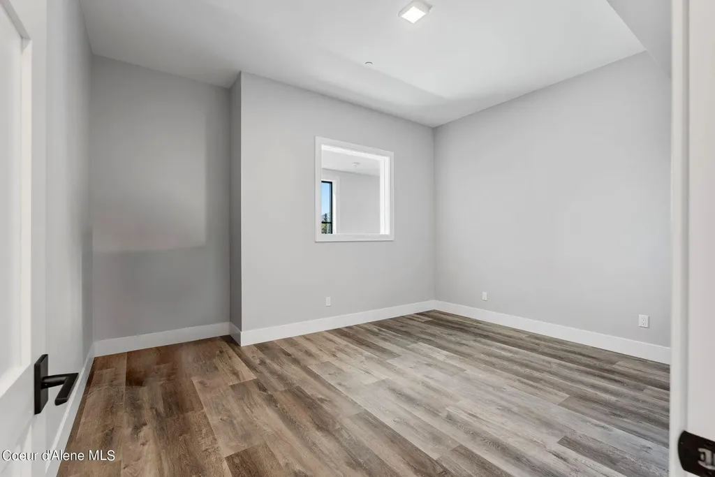 802 Sandpoint Avenue Sandpoint ID 83864