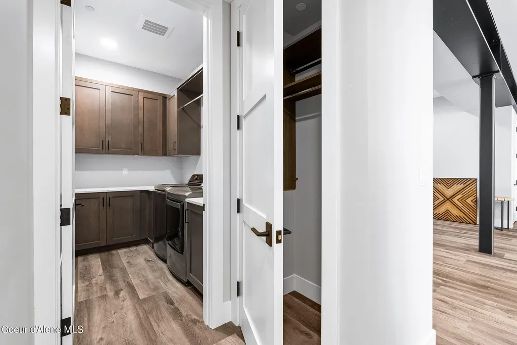 802 Sandpoint Avenue Sandpoint ID 83864