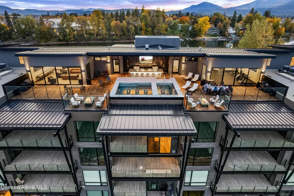 802 Sandpoint Avenue Sandpoint ID 83864