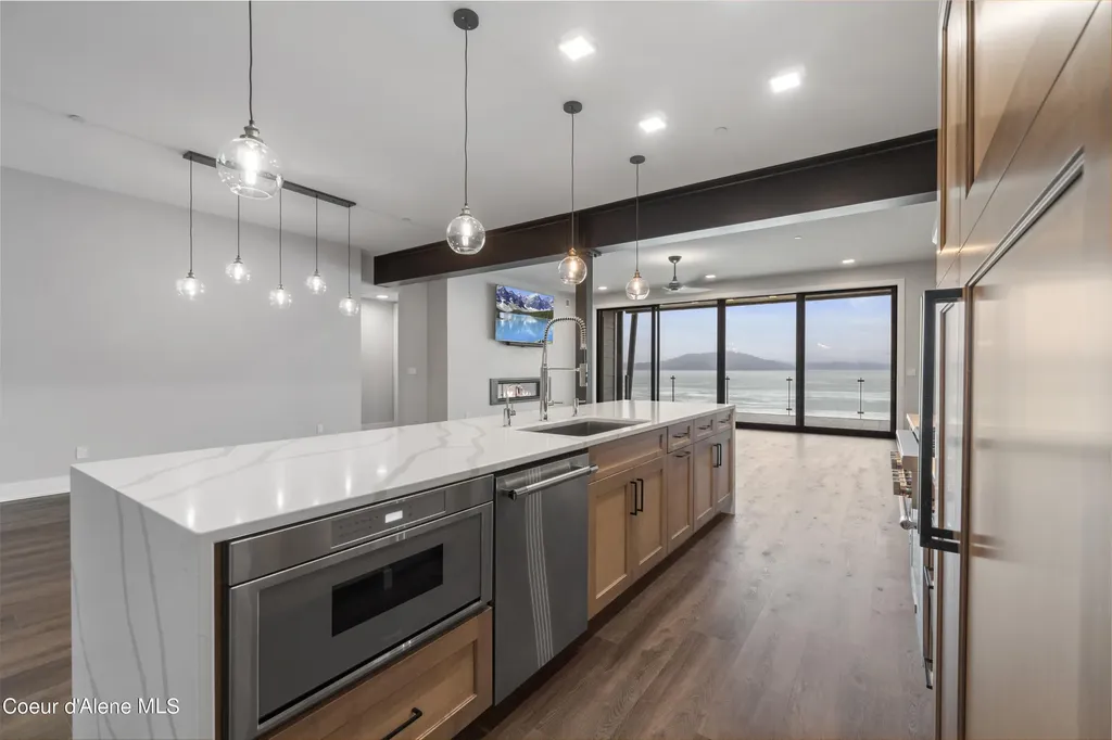 802 Sandpoint Avenue Sandpoint ID 83864