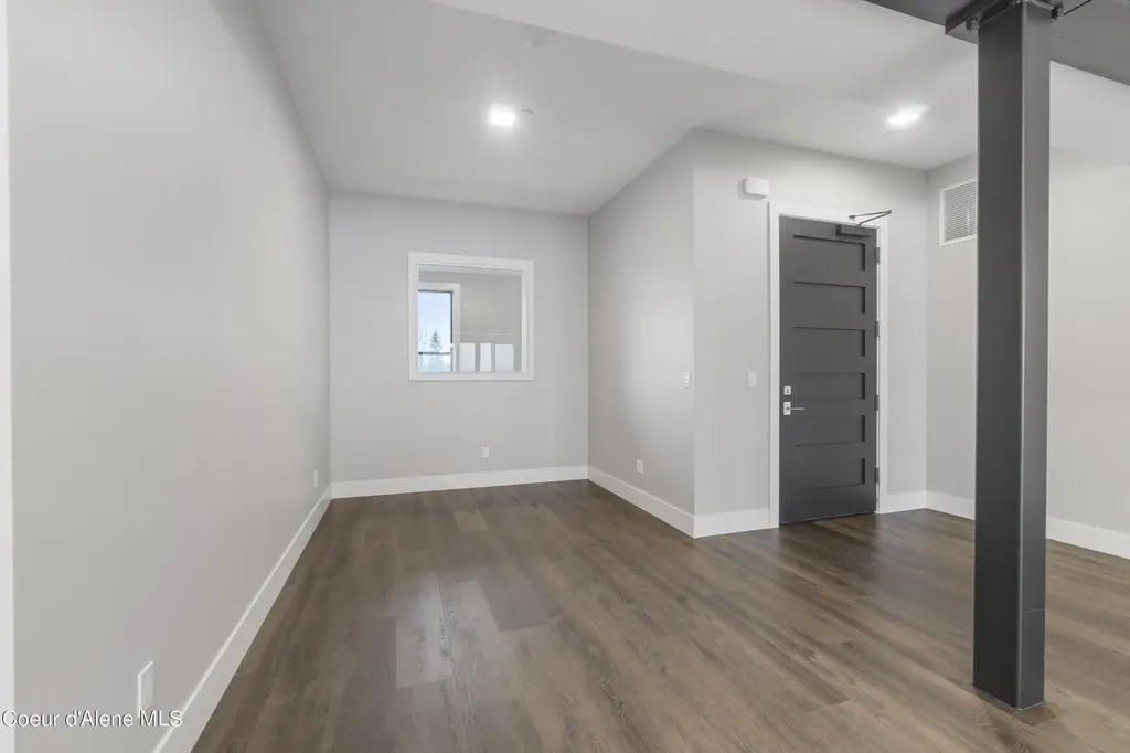 802 Sandpoint Avenue Sandpoint ID 83864