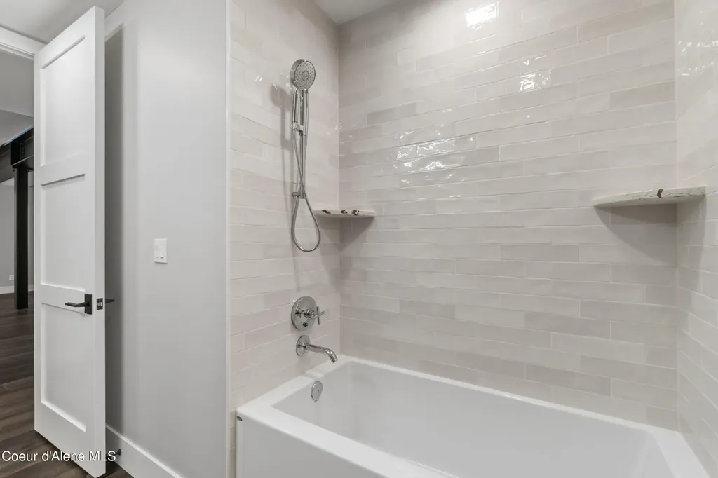 802 Sandpoint Avenue Sandpoint ID 83864
