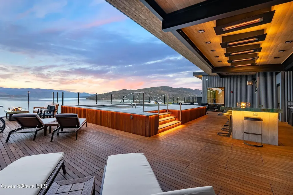 802 Sandpoint Avenue Sandpoint ID 83864